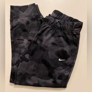 Nike Black Como Cropped Sweatpants